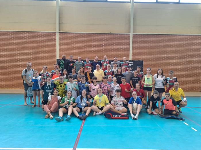 Éxito rotundo en el XXXIV Torneo de Bádminton de San Julián con 104 participantes