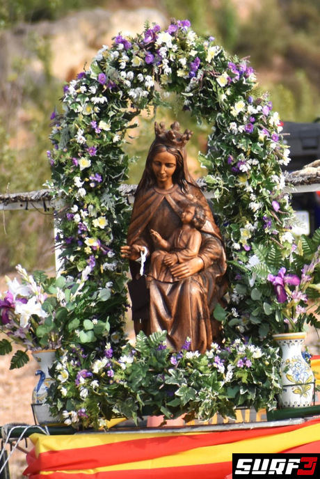 Cientos de embarcaciones rinden homenaje a la Virgen del Carmen en Entrepeñas