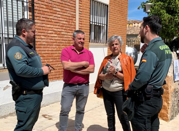 La subdelegada del Gobierno visita los cuarteles de la Guardia Civil de Cañete y Cardenete para conocer sus necesidades