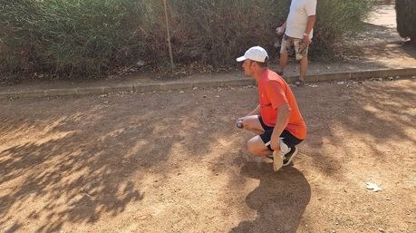 Gran nivel en los juegos tradicionales en Motilla del Palancar donde destaca la petanca con una participación de once parejas