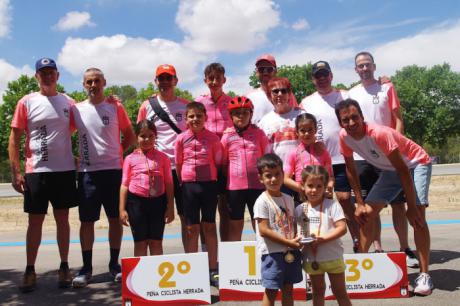 El Velódromo Hermanos Herrada de Mota del Cuervo recibe a las escuelas de ciclismo de la región en la antesala del Campeonato de España