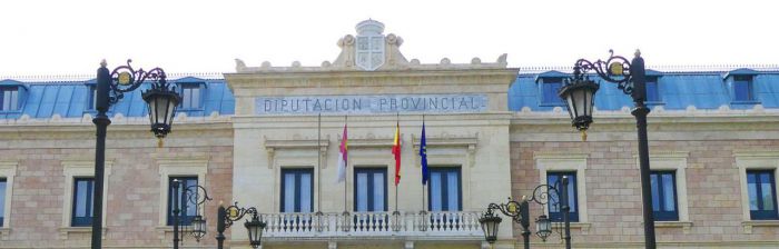 Cruce de acusaciones entre la Diputación y los Bomberos por el régimen laboral