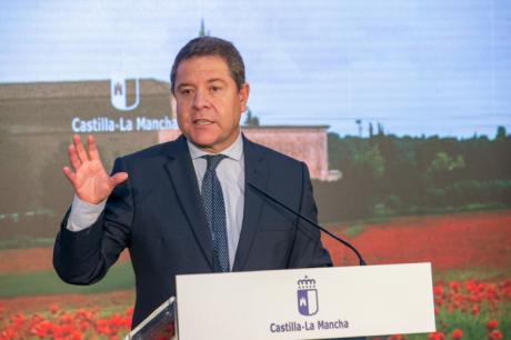 García-Page plantea la tercera dosis para todos los mayores "en muy pocas semanas"