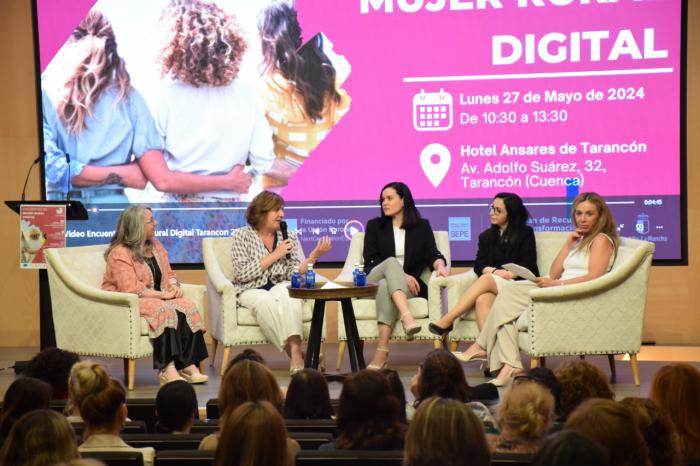 La formación en competencias digitales básicas, factor clave para mejorar la autonomía y la empleabilidad de las mujeres en zonas rurales