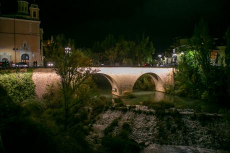 El Puente de San Antón estrena nueva iluminación