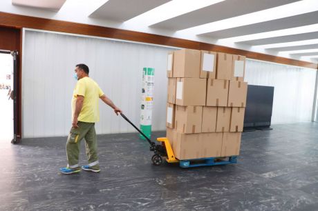 Sanidad ha enviado esta semana más de 224.000 artículos de protección a los centros sanitarios