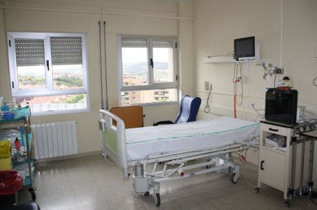 Se reducen los nuevos casos y sigue bajando el número de pacientes con COVID-19 hospitalizados en cama convencional en Castilla-La Mancha