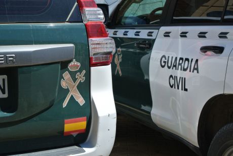 Un joven de 17 años investigado por conducir sin licencia y causar accidente en Cuenca