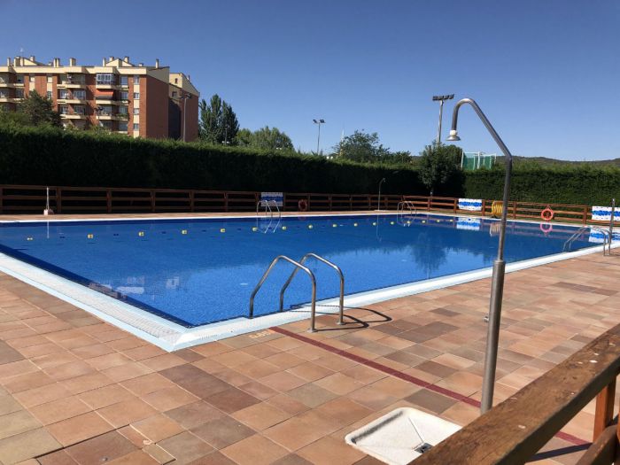 Piscina exterior del complejo deportivo Luis Ocaña