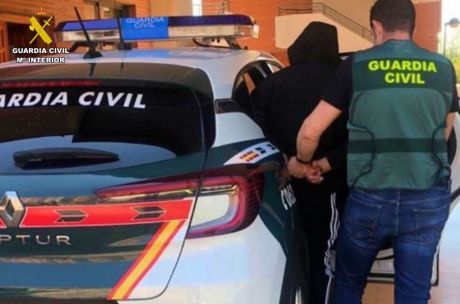 La Guardia Civil detiene a una persona por delito de robo con fuerza en domicilios con y sin moradores