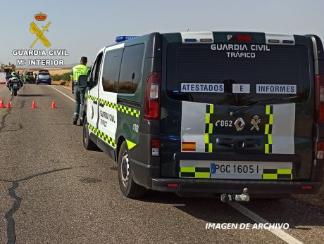 Investigan a dos conductores que circulaban bajo la influencia de bebidas alcohólicas y pretendieron engañar a los agentes