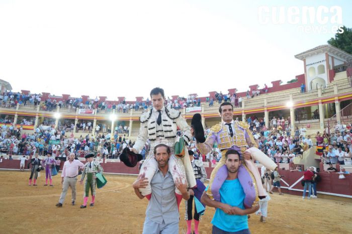 Daniel Luque y Emilio de Justo triunfan en la primera de abono de la Feria de San Julián