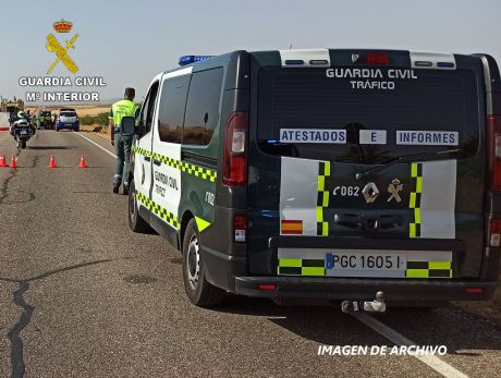 Colisión entre furgoneta y turismo deja un fallecido y varios heridos, incluidos tres menores, en Toledo