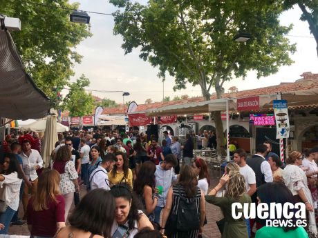 Casi 400.000 personas pasan por la feria de Albacete en su primera noche