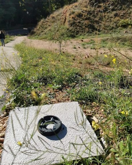 El Ayuntamiento denuncia el robo de balizas en el sendero de San Julián y la destrucción de árboles en el Parque de Los Príncipes