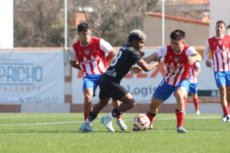 El CDA Navalcarnero se impone al Conquense por 2-0