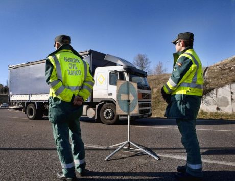 La DGT intensifica el control de camiones y autobuses para reforzar la seguridad vial en la provincia