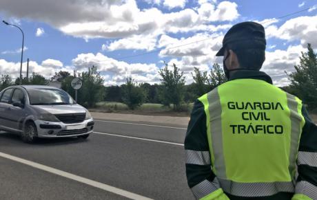 Esta semana arranca una nueva campaña de la DGT para controlar las distracciones al volante