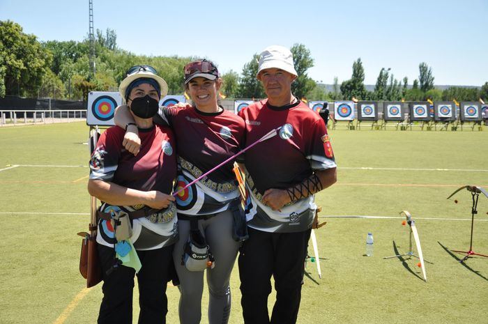 Tres arqueros de Arcoclub Las Lomas competirán en el campeonato nacional por equipos autonómicos tras destacar en la liga autonómica