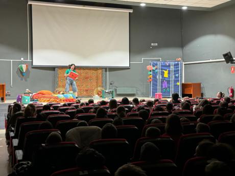 Cuenca celebra el Día Internacional de la Niña con la obra Candela y el libro mágico para promover la igualdad de género