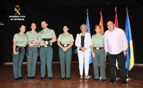 La Guardia Civil recibe un homenaje del ayuntamiento de Portilla