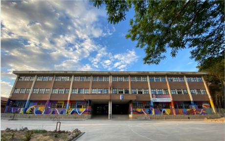 Alumnos del colegio “Fuente del Oro” rinden homenaje a Federico Muelas en el 50 aniversario de su fallecimiento