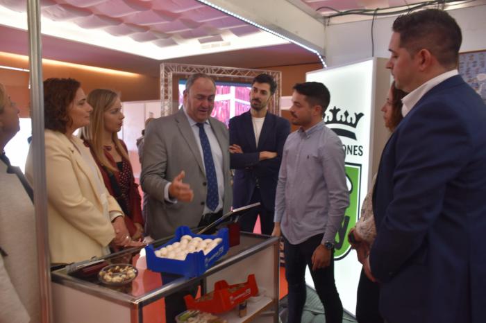 La primera Feria del Champiñón abre sus puertas en Quintanar del Rey con una veintena de expositores de la región