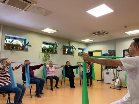 El área de Fisioterapia de la Gerencia del Área Integrada de Cuenca organiza talleres para la prevención de caídas en las personas mayores
