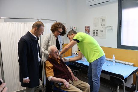 Sanidad anima a la población vulnerable a vacunarse para prevenir complicaciones por la gripe