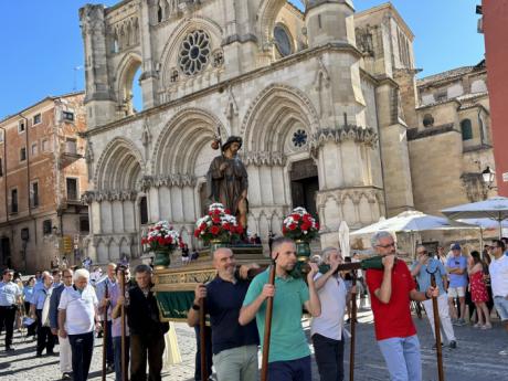 La tradicional procesión en honor a San Roque recorre el Casco Antiguo