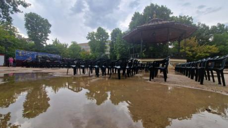 La tormenta obliga a trasladar el pregón de Javier Cansado al Auditorio