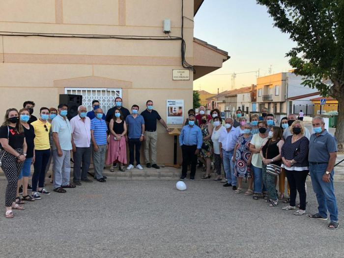 El PP rinde homenaje en la calle Miguel Ángel Blanco de El Herrumblar al concejal asesinado por ETA hace 24 años