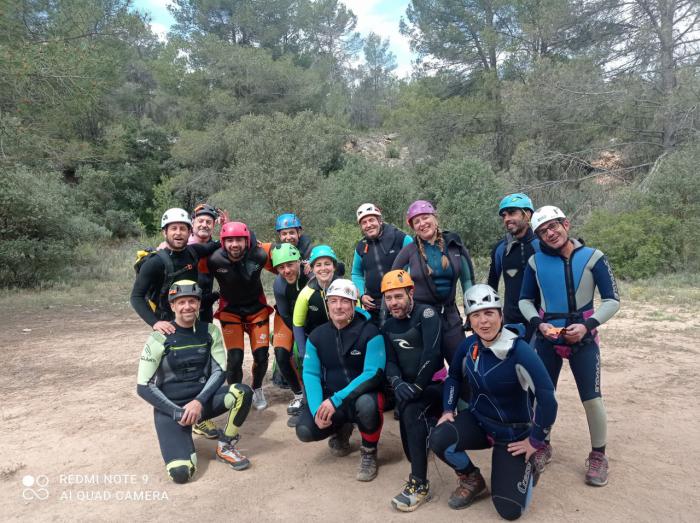 Una veintena de personas participan en las III Jornadas de Barranquismo en las Chorreras del Cabriel