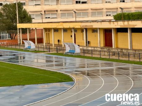 Cierran las instalaciones deportivas al aire libre en Cuenca debido a fuertes lluvias y tormentas