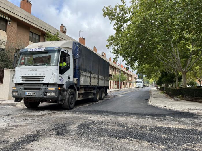 El Ayuntamiento continúa con el Plan de Mantenimiento Urbano con el asfaltado de calles en Residencial San José y barrio de Villa Luz