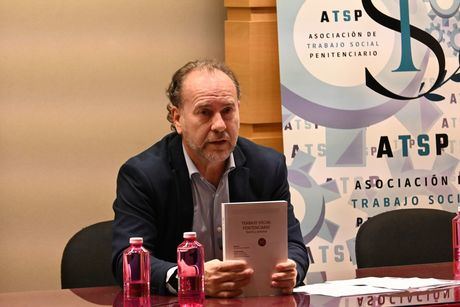 Profesionales y personal investigador presentan el primer Manual de Trabajo Social Penitenciario en España