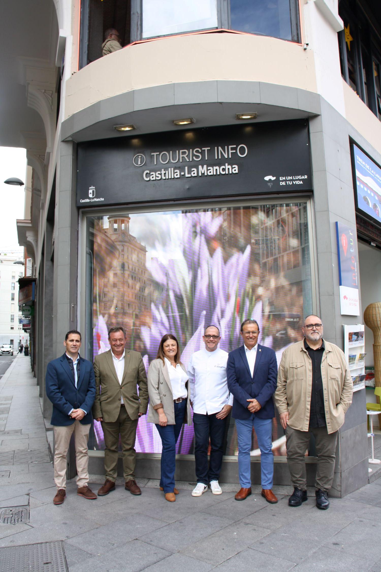 La Asociación ‘Los Caminos del Azafrán de La Mancha’, impulsora del proyecto gastroturístico en torno a este icónico cultivo, se presenta en Madrid