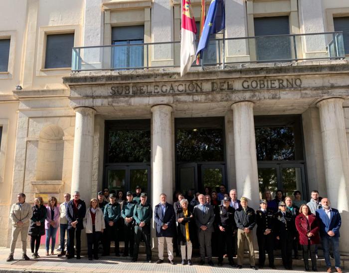 Minuto de silencio en la Subdelegación del Gobierno de España