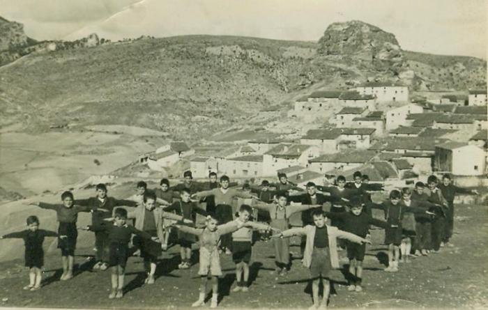 La historia del colegio de Huélamo protagoniza un artículo de Marco Antonio de la Ossa