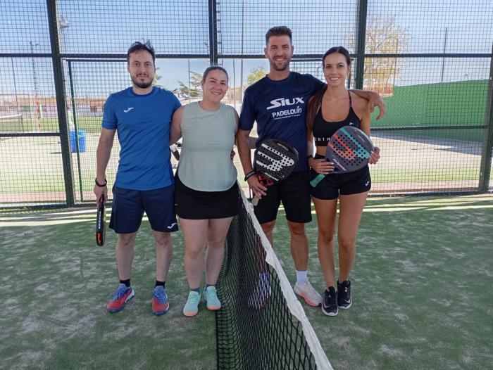 El Torneo de Pádel Santa Teresa acogió a 18 parejas en Villanueva de la Jara