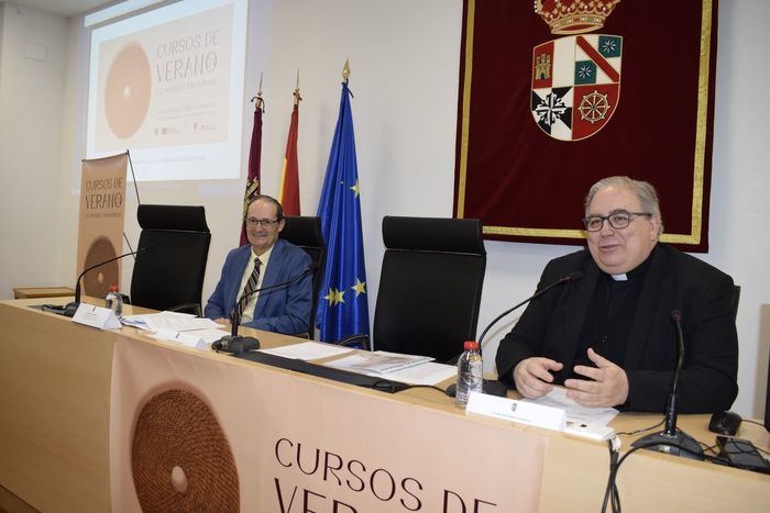 Un curso de verano de la UCLM viaja por el patrimonio cultural de Castilla-La Mancha