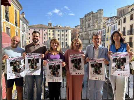 Cerca de una veintena de clubes de piragüismo de toda España se dan cita este domingo en la XXIII edición de la Puente a Puente