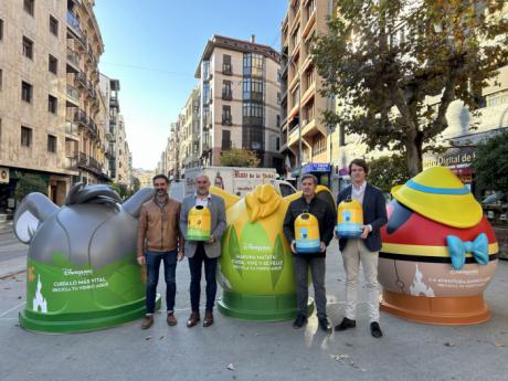 La magia del reciclaje de vidrio vuelve a tomar las calles de Cuenca