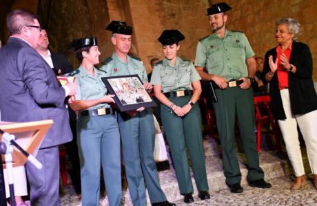 La Guardia Civil recibe un homenaje del ayuntamiento de Arcas