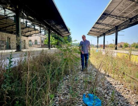 El PP denuncia el abandono de los terrenos del tren pese a que la Diputación ha pagado 100.000 euros por limpiarlos