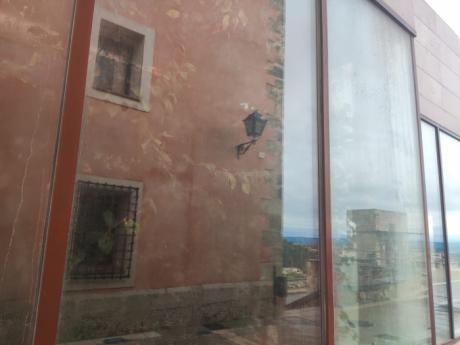 Denuncian el estado de los restos arqueológicos de la Torre Mangana