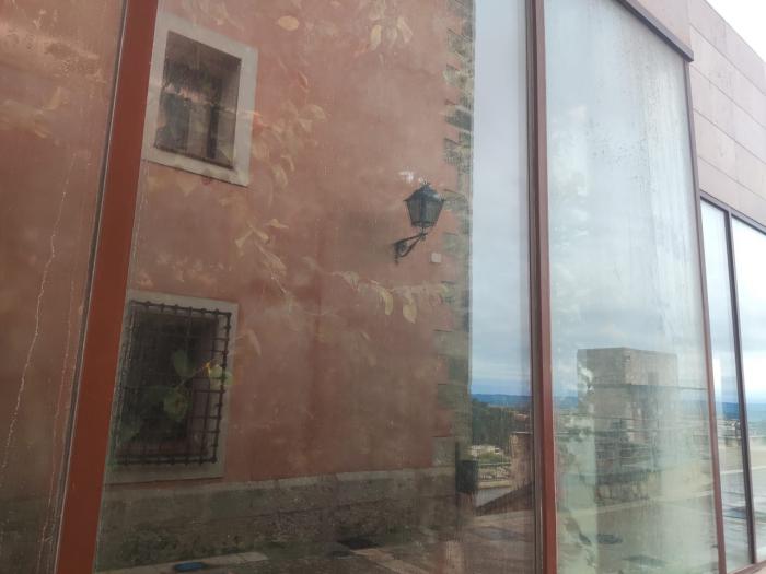 Denuncian el estado de los restos arqueológicos de la Torre Mangana