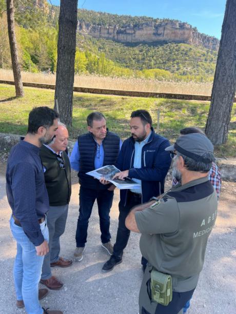 Comienzan las obras de recuperación de la antigua barrera tobácea de la Laguna de Uña