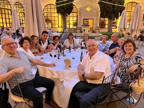 Julián Serrano, profesor de la Facultad de Educación de Cuenca, es reconocido por su pasión por el francés y su compromiso con la educación