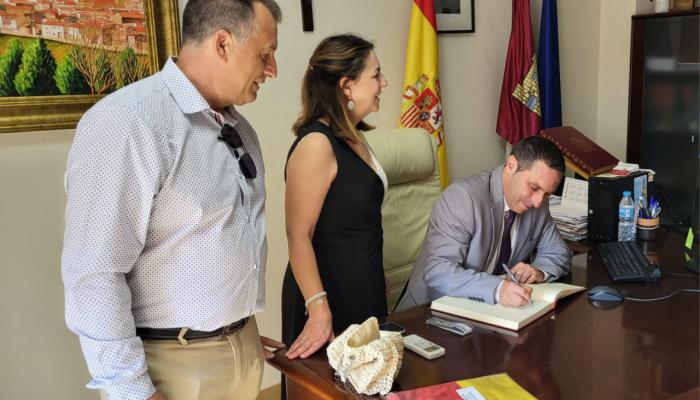 Inaugurada la restauración del pórtico de la iglesia de San Andrés de Ledaña